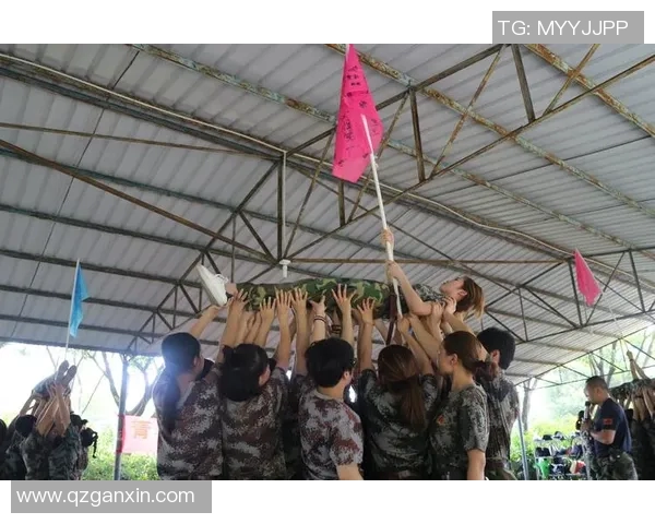 青年赛点评:FPX展现出色节奏掌控力与团队协作能力的精彩表现 青年赛点评:FPX展现出色节奏掌控力与团队协作能力的精彩表现